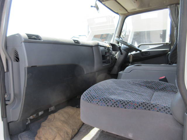 三菱ふそうファイターアルミブロック中型（4t）[写真26]