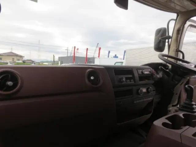 日野レンジャーアルミバン中型（4t）[写真17]