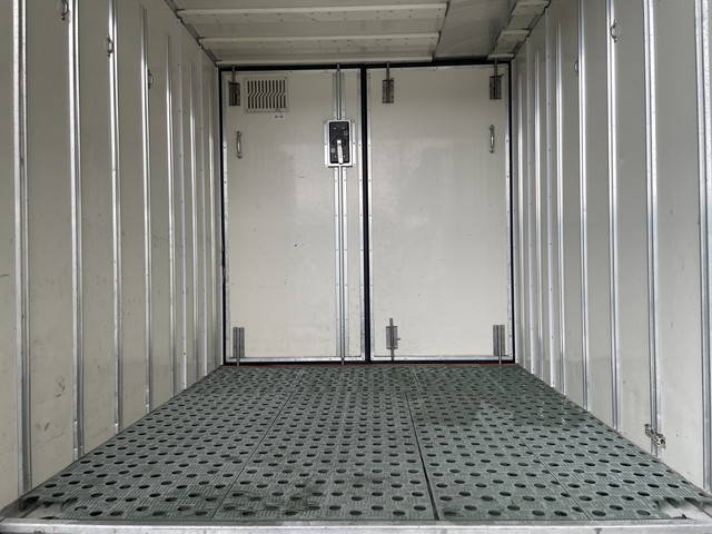 いすゞエルフ冷凍車（冷蔵車）小型（2t・3t）[写真12]