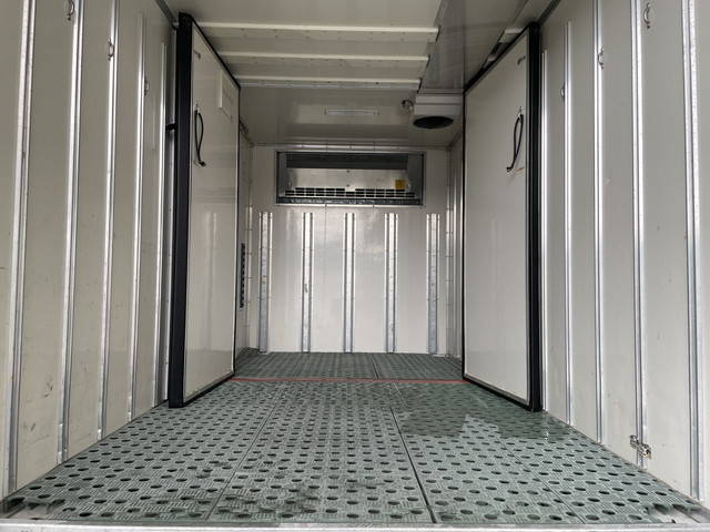 いすゞエルフ冷凍車（冷蔵車）小型（2t・3t）[写真13]