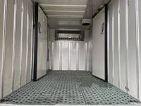 いすゞエルフ冷凍車（冷蔵車）小型（2t・3t）[写真13]