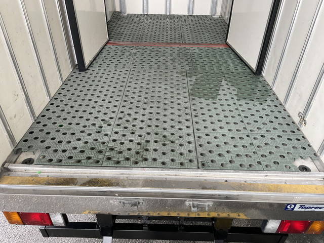 いすゞエルフ冷凍車（冷蔵車）小型（2t・3t）[写真16]