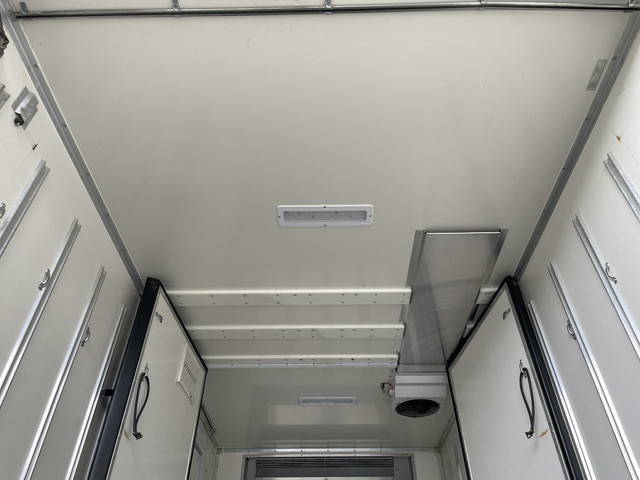 いすゞエルフ冷凍車（冷蔵車）小型（2t・3t）[写真17]