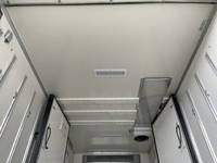 いすゞエルフ冷凍車（冷蔵車）小型（2t・3t）[写真17]