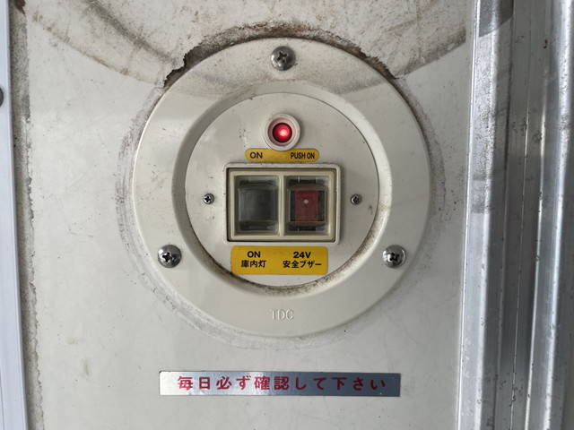 いすゞエルフ冷凍車（冷蔵車）小型（2t・3t）[写真19]