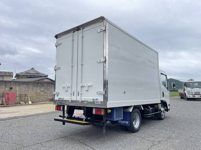 いすゞエルフ冷凍車（冷蔵車）小型（2t・3t）[写真02]