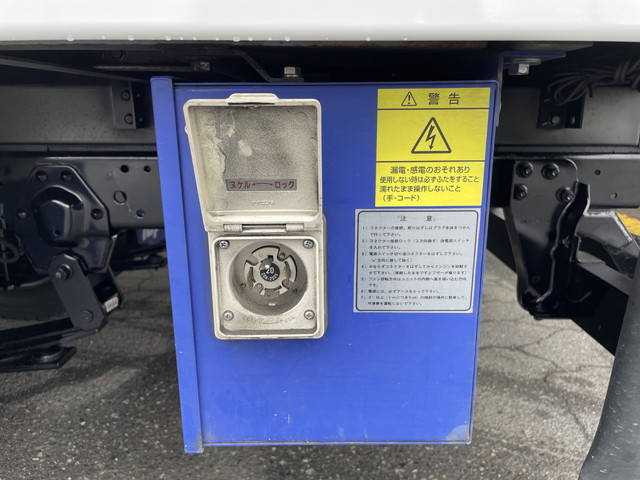 いすゞエルフ冷凍車（冷蔵車）小型（2t・3t）[写真21]