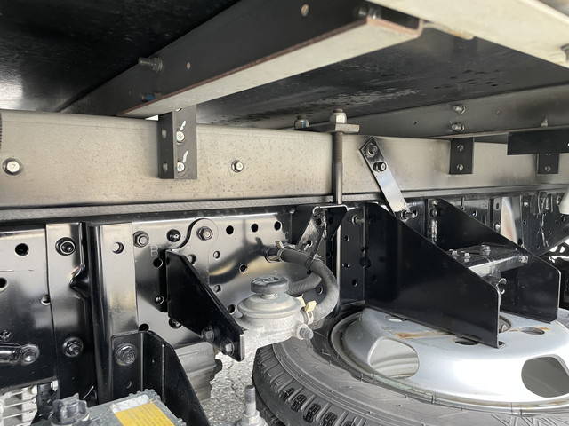 いすゞエルフ冷凍車（冷蔵車）小型（2t・3t）[写真25]