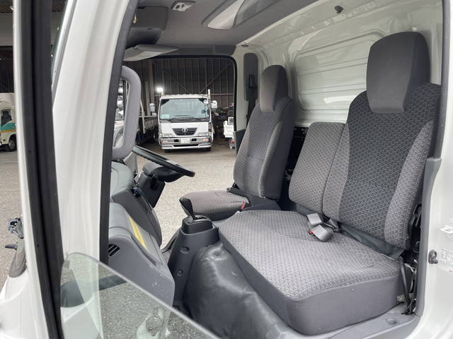 いすゞエルフ冷凍車（冷蔵車）小型（2t・3t）[写真28]