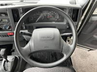 いすゞエルフ冷凍車（冷蔵車）小型（2t・3t）[写真31]