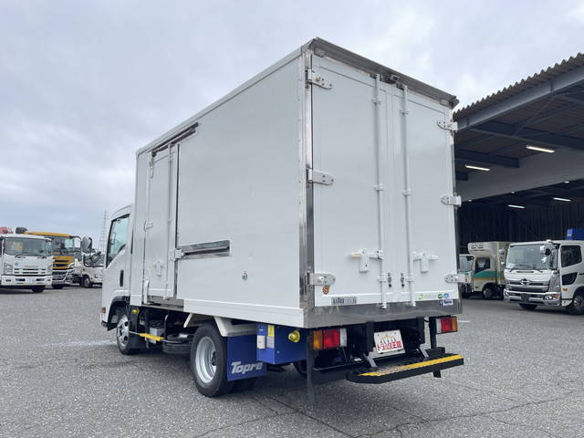 いすゞエルフ冷凍車（冷蔵車）小型（2t・3t）[写真04]