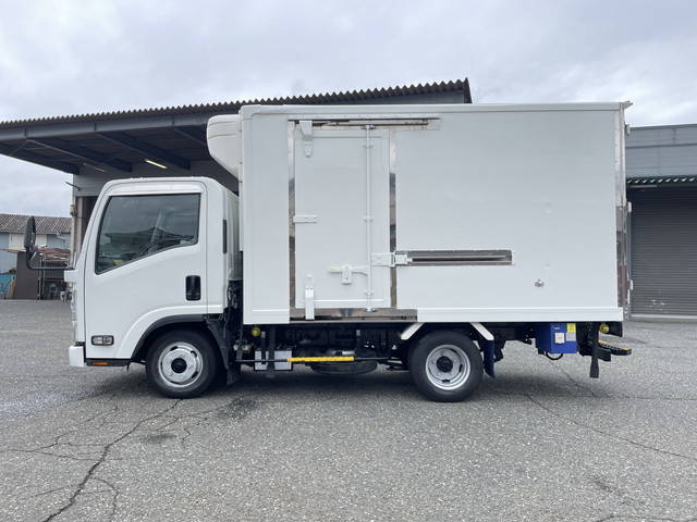 いすゞエルフ冷凍車（冷蔵車）小型（2t・3t）[写真05]