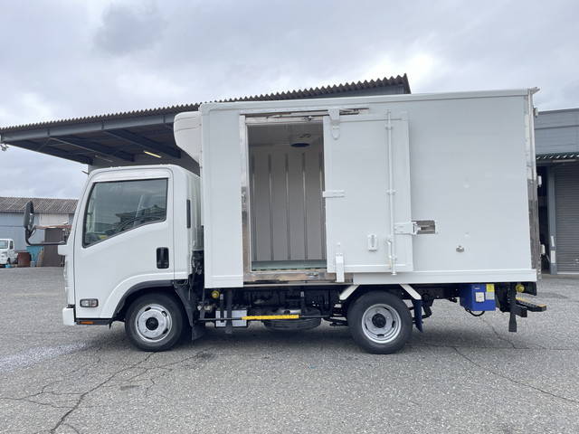 いすゞエルフ冷凍車（冷蔵車）小型（2t・3t）[写真06]