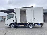 いすゞエルフ冷凍車（冷蔵車）小型（2t・3t）[写真06]