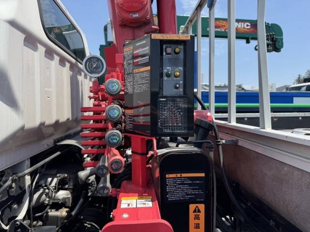 三菱ふそうキャンタークレーン3段小型（2t・3t）[写真16]