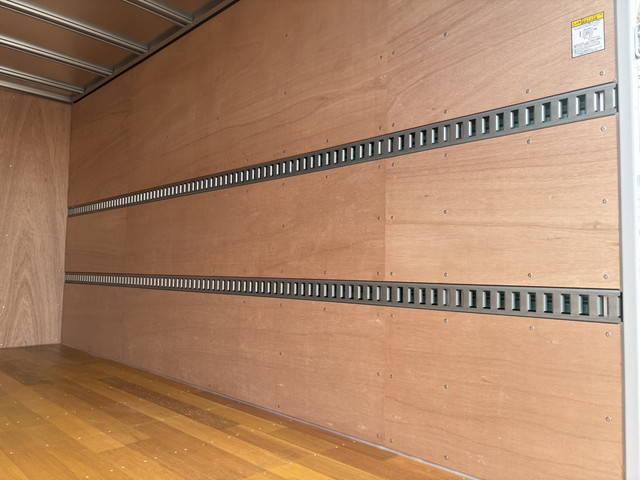 日野デュトロアルミバン小型（2t・3t）[写真10]