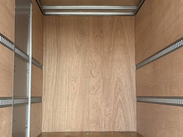 日野デュトロアルミバン小型（2t・3t）[写真13]