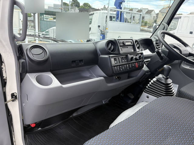 日野デュトロアルミバン小型（2t・3t）[写真26]