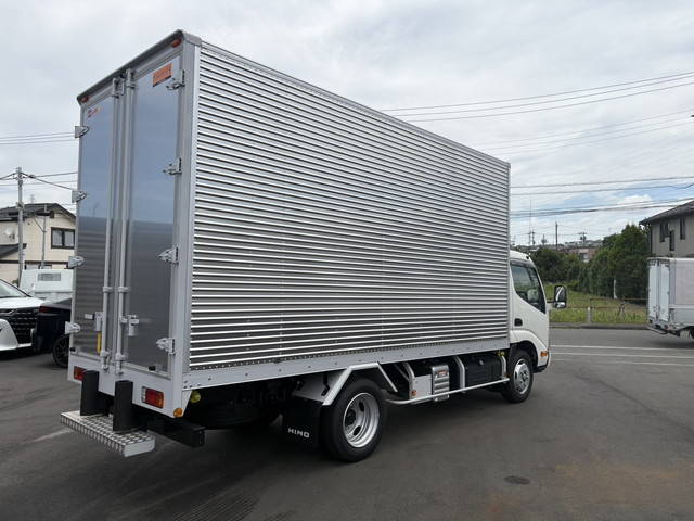 日野デュトロアルミバン小型（2t・3t）[写真04]