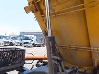 いすゞフォワード汚泥吸引車中型（4t）[写真15]