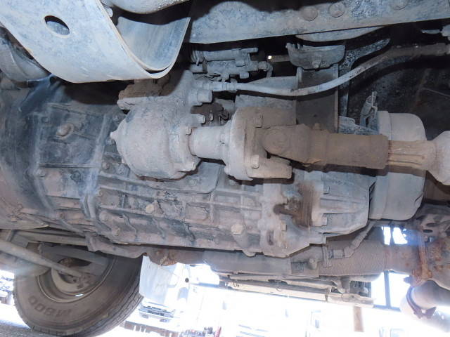 いすゞフォワード汚泥吸引車中型（4t）[写真19]