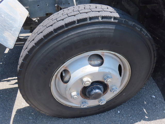 いすゞフォワード汚泥吸引車中型（4t）[写真24]