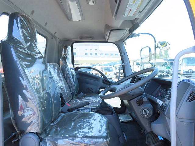 いすゞフォワード汚泥吸引車中型（4t）[写真28]