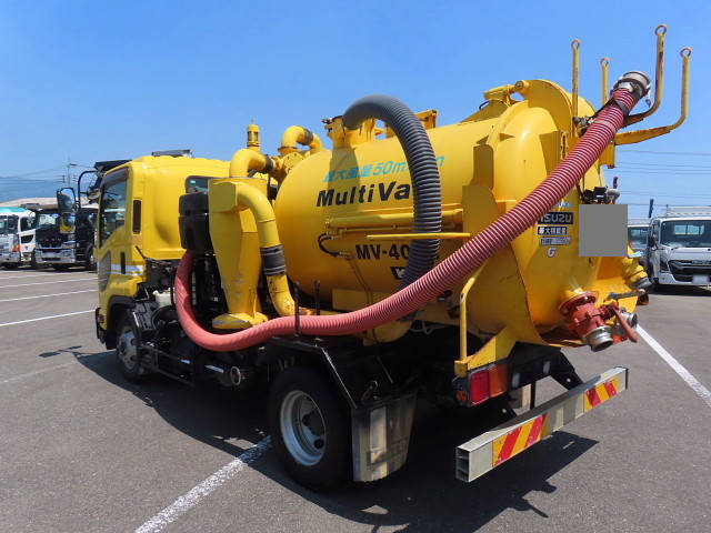 いすゞフォワード汚泥吸引車中型（4t）[写真03]