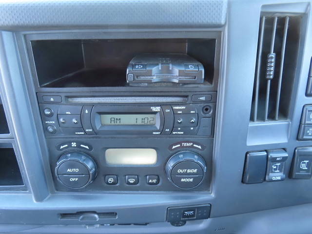 いすゞフォワード汚泥吸引車中型（4t）[写真31]