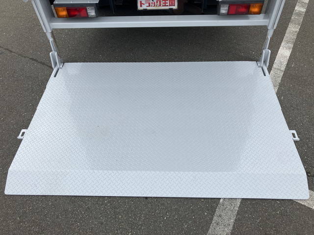 三菱ふそうキャンターアルミバン小型（2t・3t）[写真14]