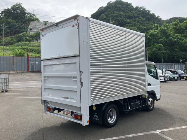 三菱ふそうキャンターアルミバン小型（2t・3t）[写真02]