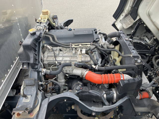 三菱ふそうキャンターアルミバン小型（2t・3t）[写真27]