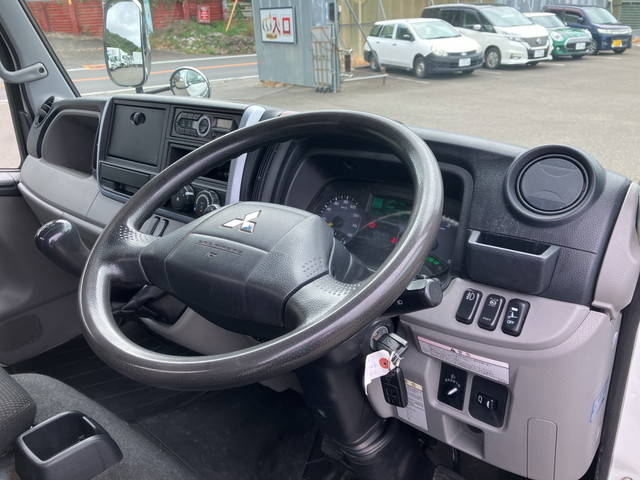 三菱ふそうキャンターアルミバン小型（2t・3t）[写真32]