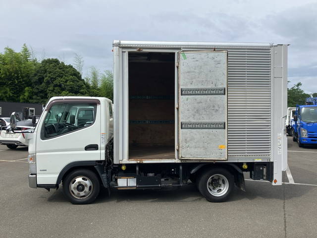 三菱ふそうキャンターアルミバン小型（2t・3t）[写真06]