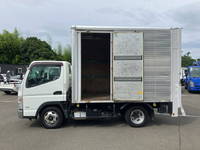 三菱ふそうキャンターアルミバン小型（2t・3t）[写真06]