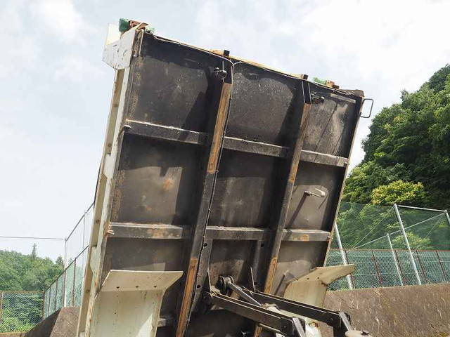 いすゞフォワードダンプ中型（4t）[写真11]