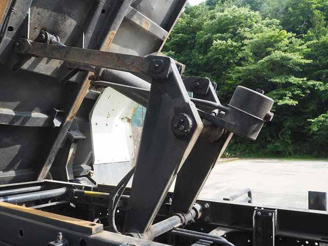 いすゞフォワードダンプ中型（4t）[写真12]