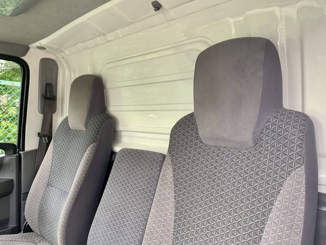 いすゞエルフパネルバン小型（2t・3t）[写真11]