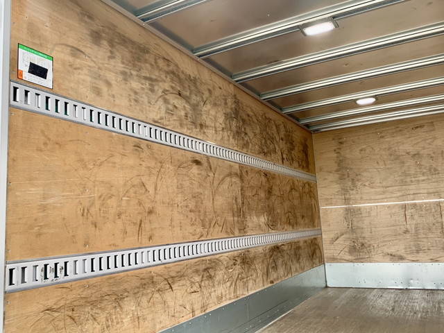 いすゞエルフパネルバン小型（2t・3t）[写真17]