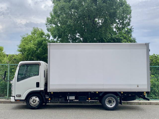 いすゞエルフパネルバン小型（2t・3t）[写真03]