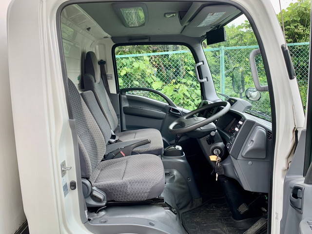 いすゞエルフパネルバン小型（2t・3t）[写真32]