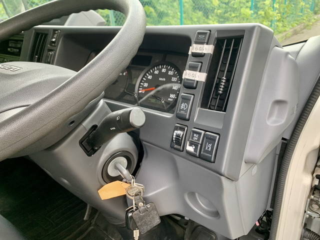 いすゞエルフパネルバン小型（2t・3t）[写真34]