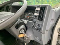 いすゞエルフパネルバン小型（2t・3t）[写真35]