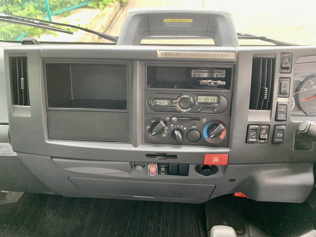 いすゞエルフパネルバン小型（2t・3t）[写真37]