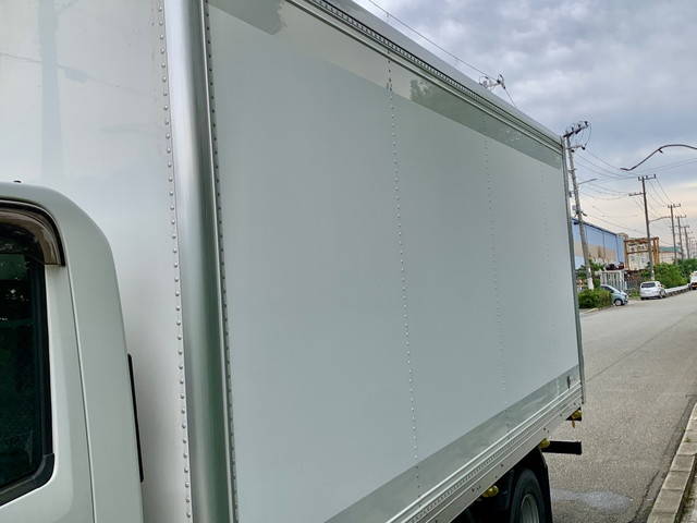 いすゞエルフパネルバン小型（2t・3t）[写真05]