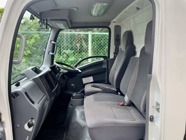 いすゞエルフパネルバン小型（2t・3t）[写真09]