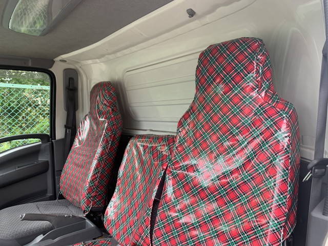 いすゞエルフアルミウイング小型（2t・3t）[写真12]