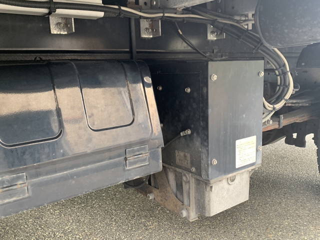 いすゞエルフアルミウイング小型（2t・3t）[写真18]