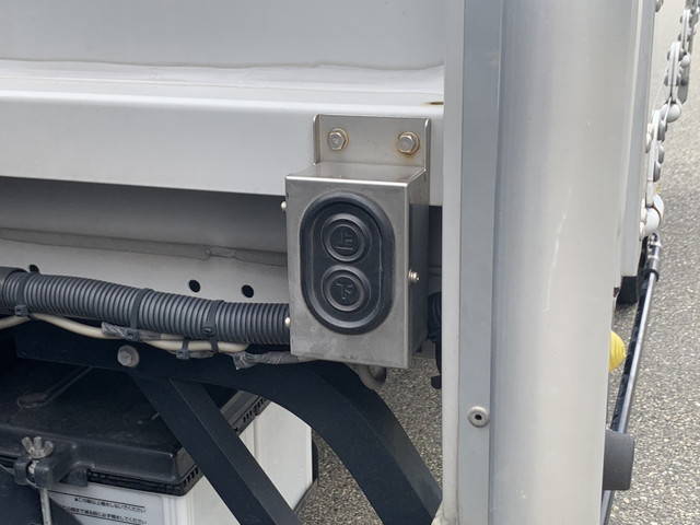 いすゞエルフアルミウイング小型（2t・3t）[写真24]