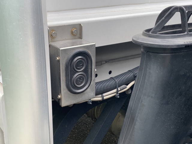 いすゞエルフアルミウイング小型（2t・3t）[写真25]